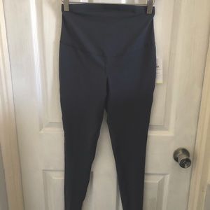 🤰🏻 BNWT. Old Navy Maternity Leggings. XS